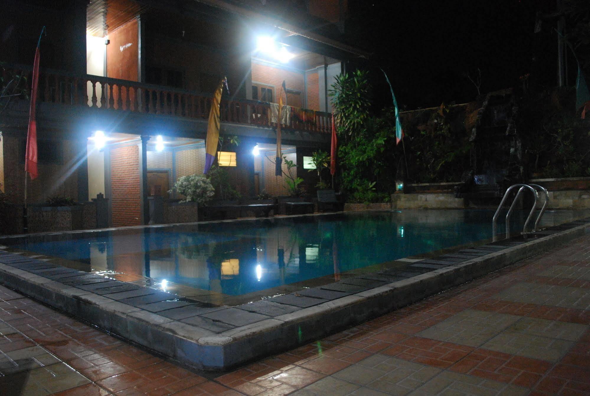 กูตา ซอร์กา บีช รีสอร์ต Hotel ภายนอก รูปภาพ