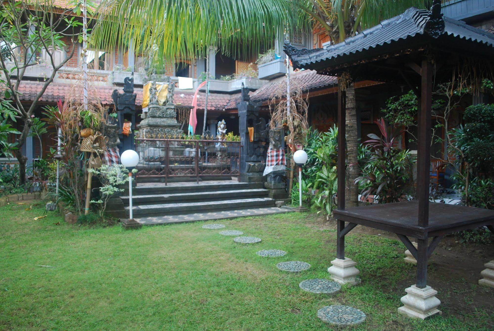 กูตา ซอร์กา บีช รีสอร์ต Hotel ภายนอก รูปภาพ